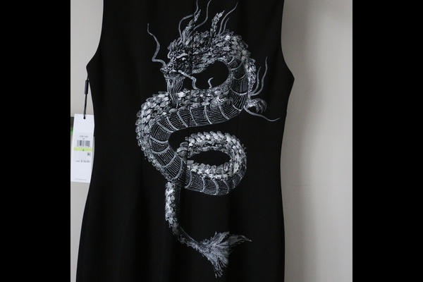 платье с драконом
